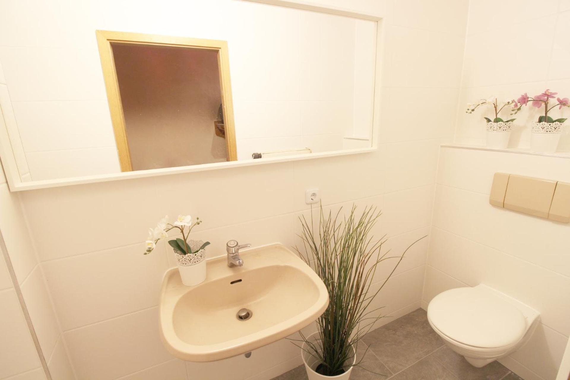 Hotel Zentrum - Komplettes Zimmer, Hochbett, Android Tv & Eigenem Bad - Perfekt Fuer Familien & Gruppen *