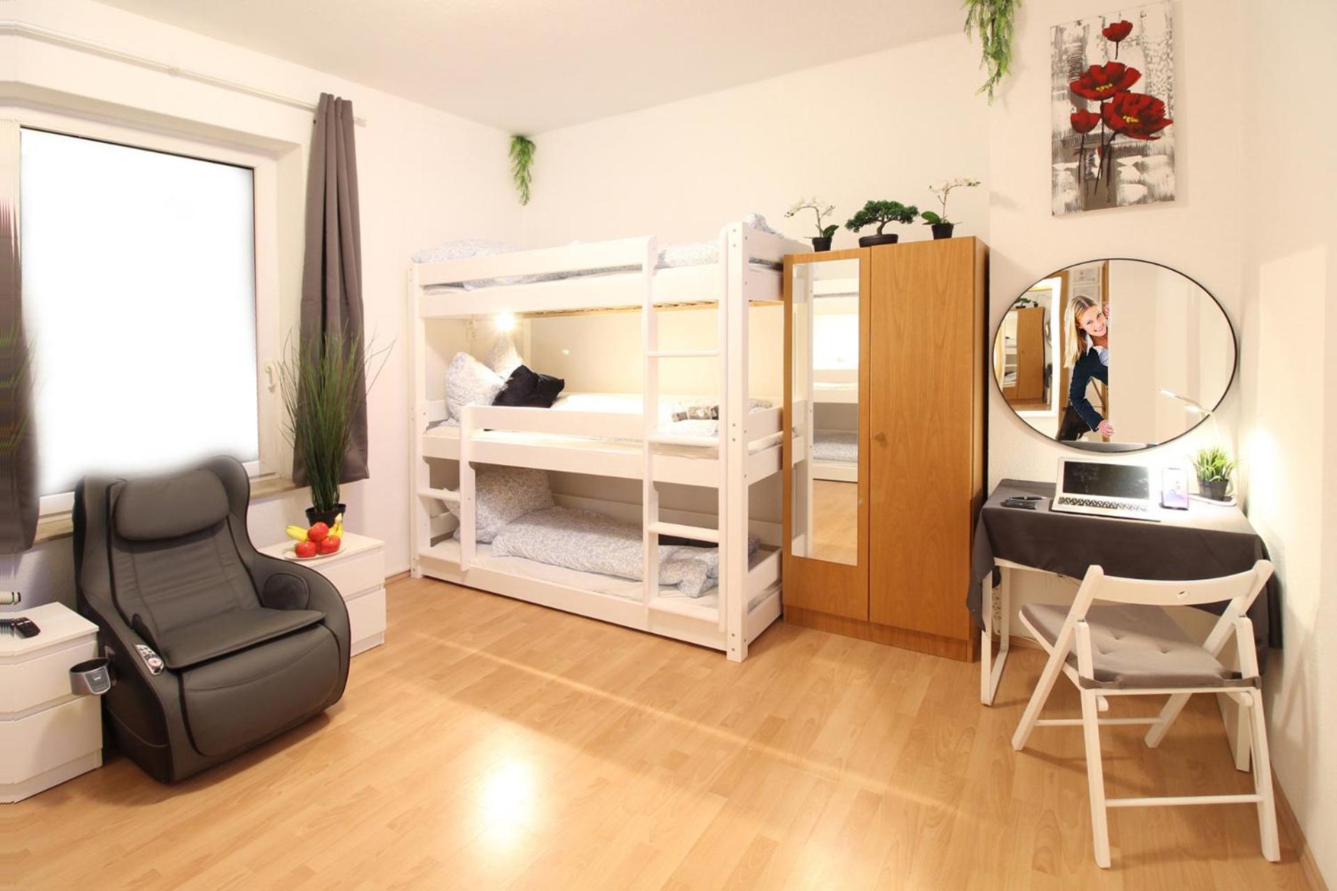 Zentrum - Komplettes Zimmer, Hochbett, Android Tv & Eigenem Bad - Perfekt Fuer Familien & Gruppen *