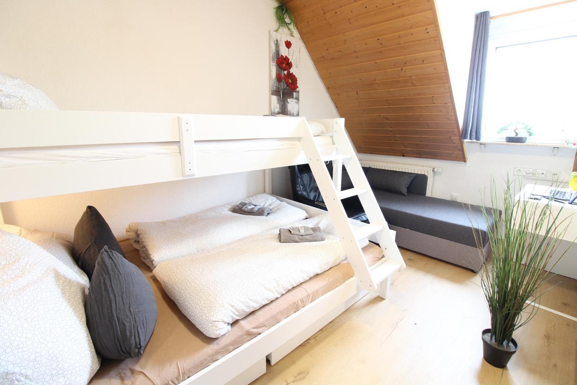 Hotel Zentrum - Komplettes Zimmer, Hochbett, Android Tv & Eigenem Bad - Perfekt Fuer Familien & Gruppen Ulm